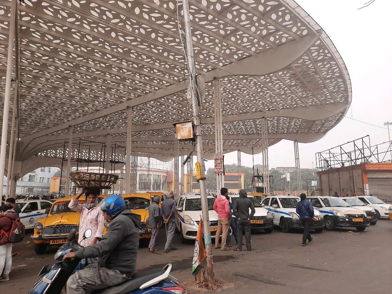 Sealdah Parking Area