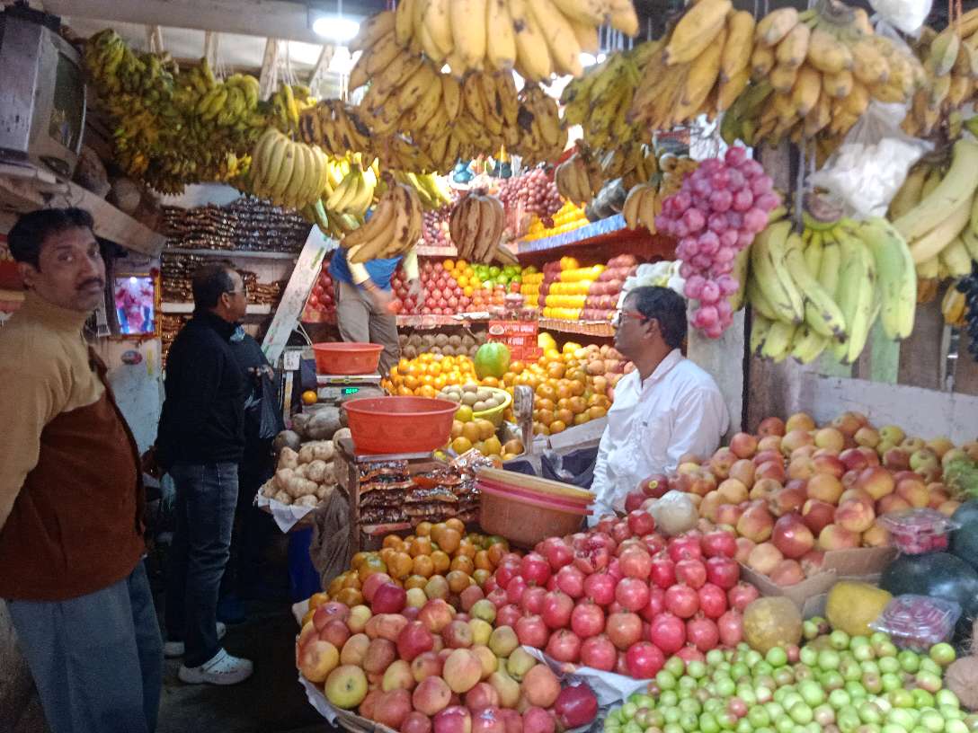 Ritu Fruit Store