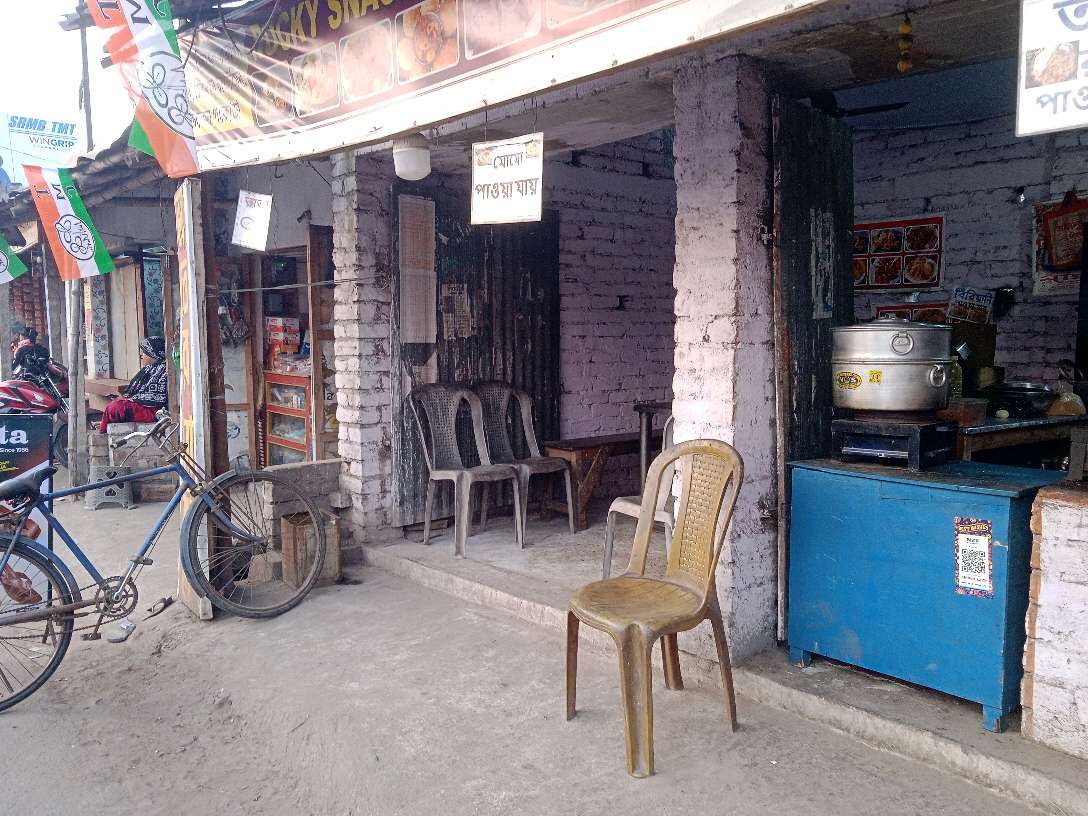 Rocky Snacks Point & Restaurant