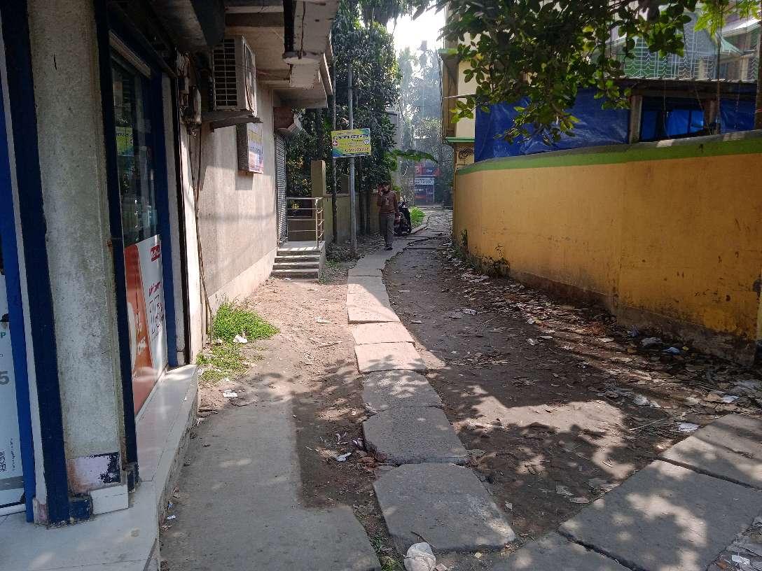 Med Plus (Chemist & Druggist)