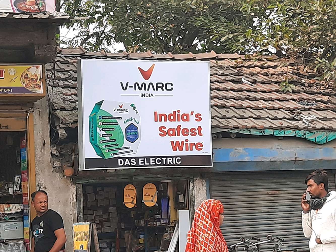 Hotel zom zoom with wash room facility