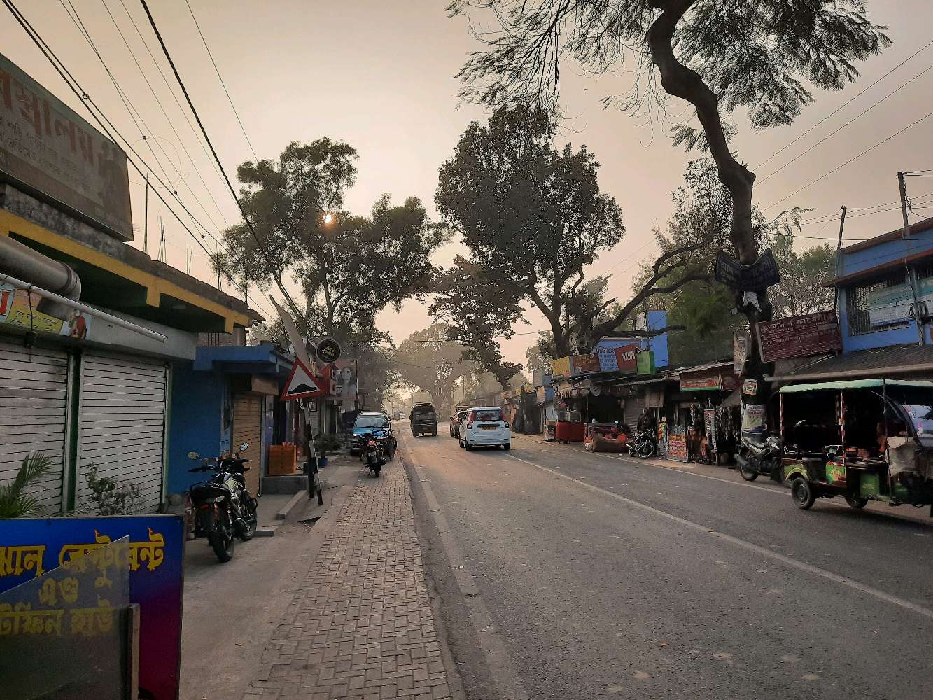 Tak Jhal Restaurant & Tiffin House