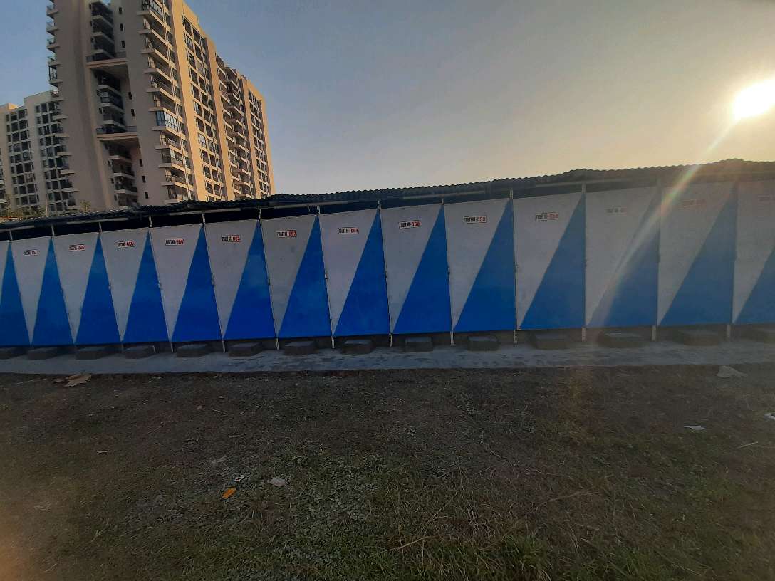 public toilet poilan buffer zone